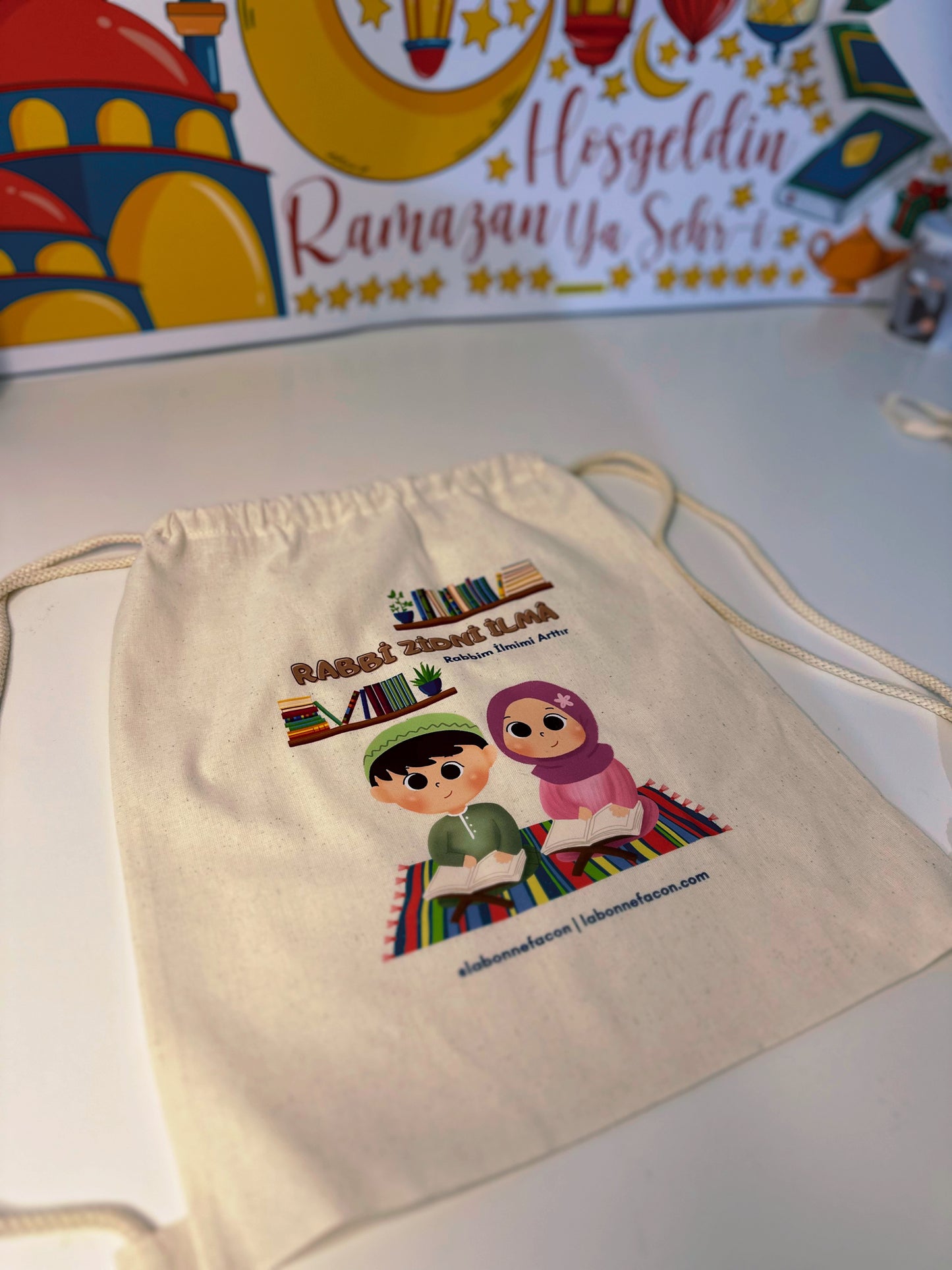 Rabbim İlmimi Arttır - Baskılı Bez Sırt Çantası